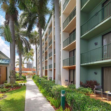 Courtyard By Marriott Fort Lauderdale East / Lauderdale-By-The-Sea Exterior foto